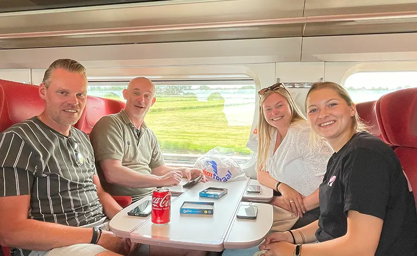 Collega's in trein